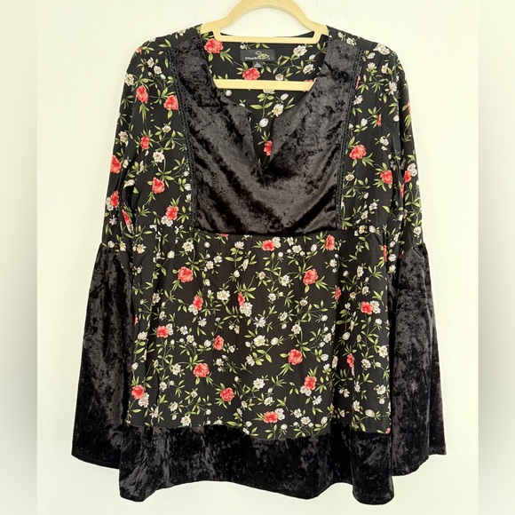 Suzanne Betro Floral Black Velvet Women's Top, Size Large - Picture 1 of 2